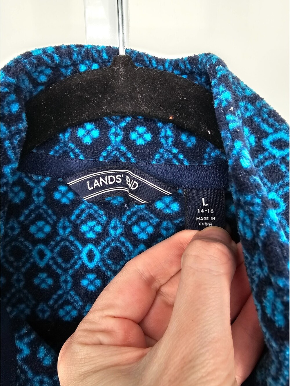 Lands' End Womens Sz L 1/4 zip fleece pullover features a blue geometric print - Picture 3 of 4